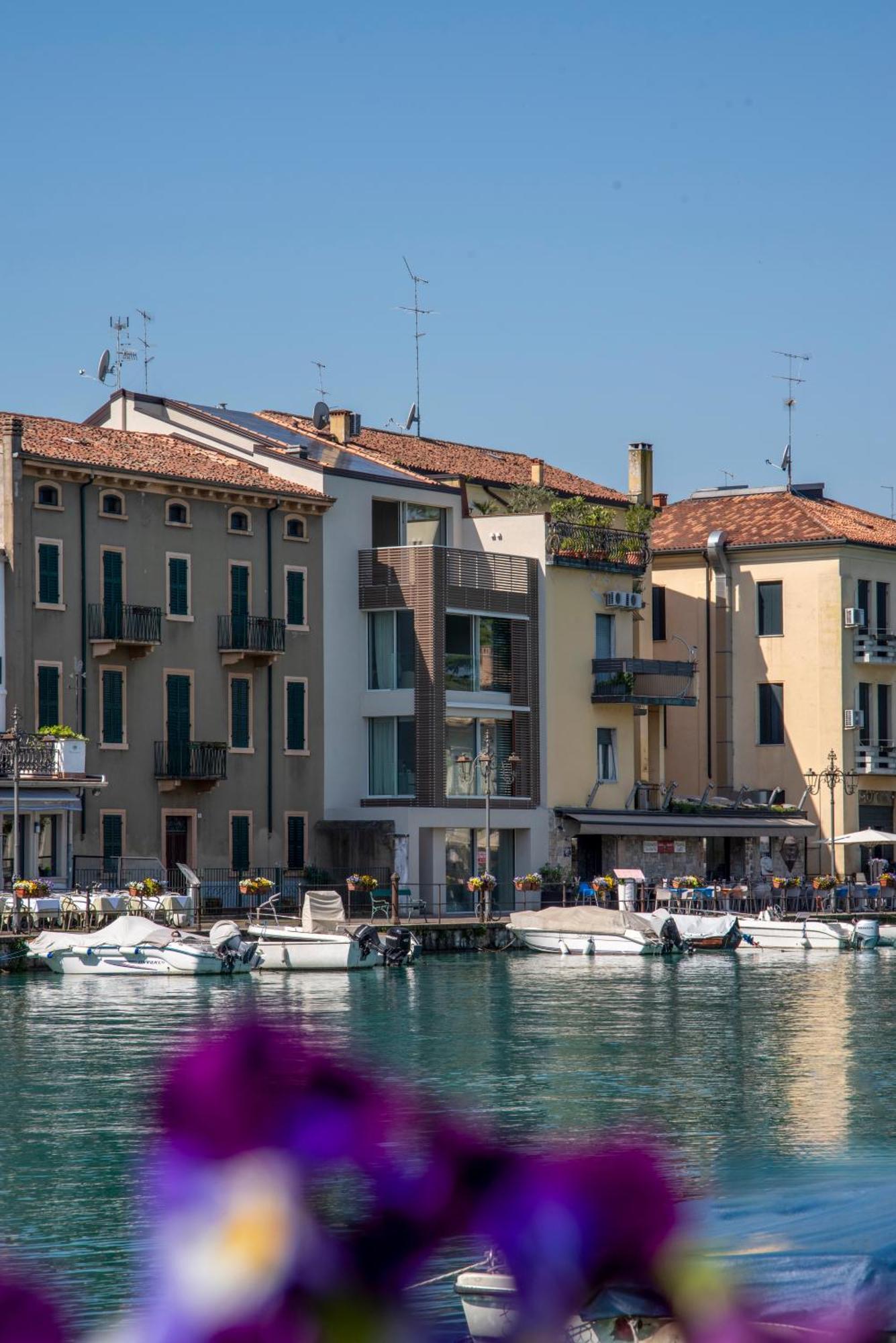 Palazzo Cordigero - Apartments Peschiera del Garda Exterior photo