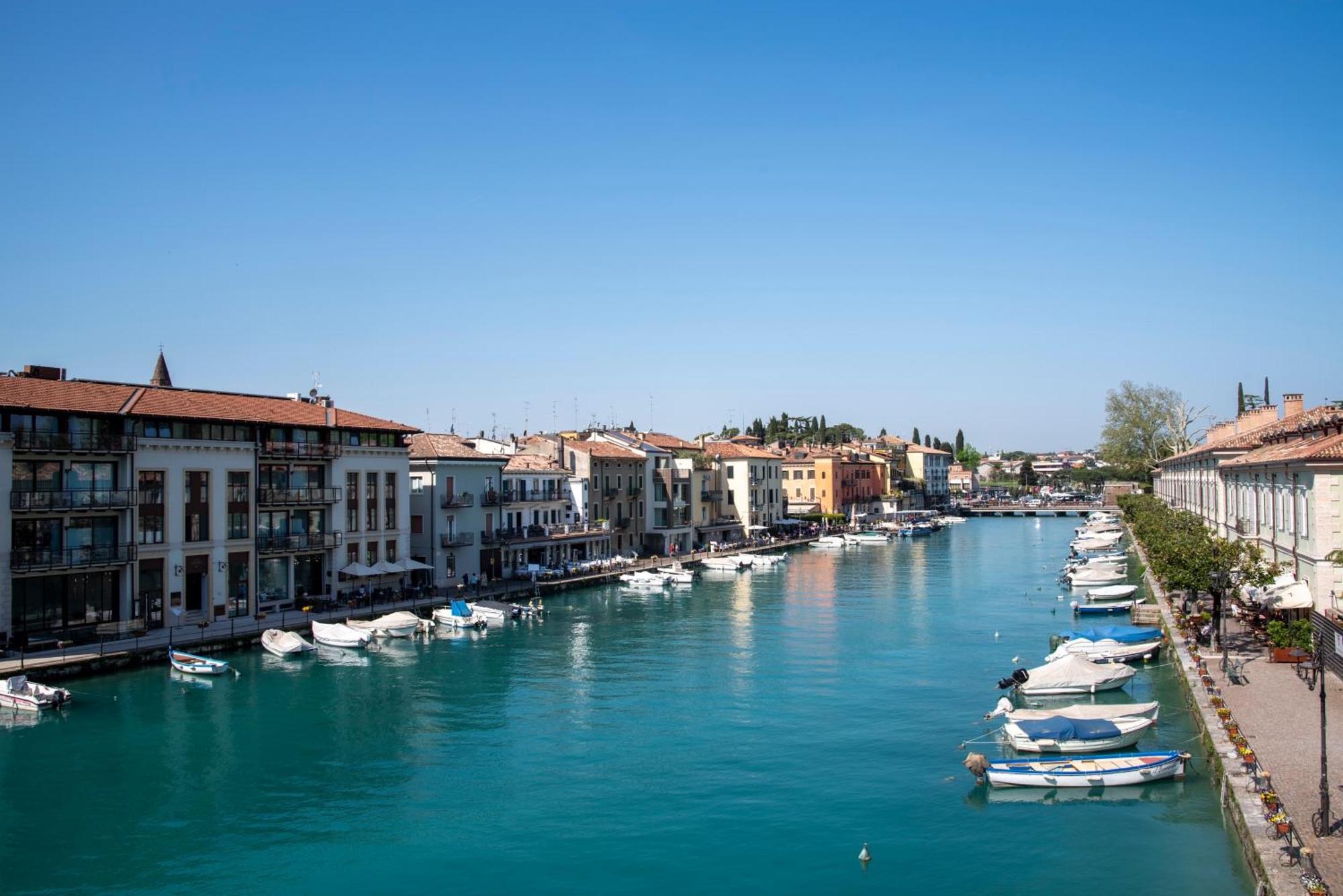 Palazzo Cordigero - Apartments Peschiera del Garda Exterior photo